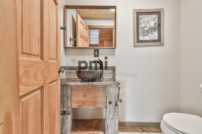 Building Photo - 230 Silver Maple Ln