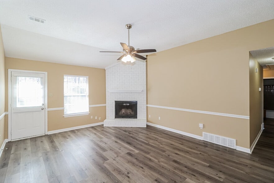 Building Photo - 7101 Market Square Dr