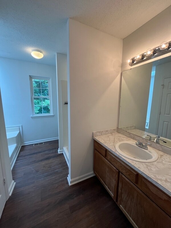 Building Photo - 5906 Black Bear Ct