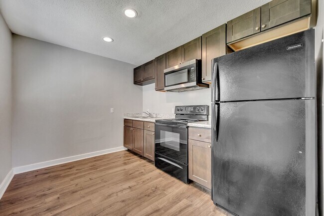 Building Photo - Adorable 1 bed 1 bath - Central air/heat, updated