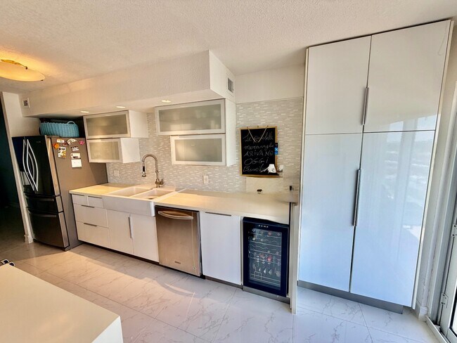 Building Photo - 3410-3410 Galt Ocean Dr