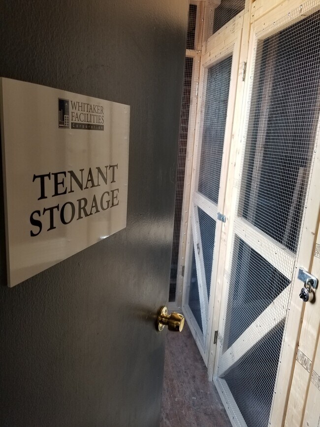 Building Photo - 1215 N Quinn St