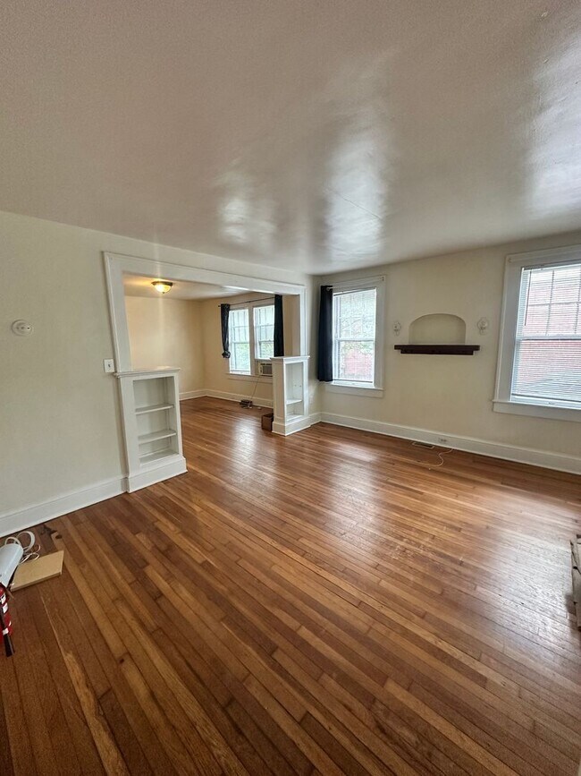 Building Photo - 527 Maryland Ave