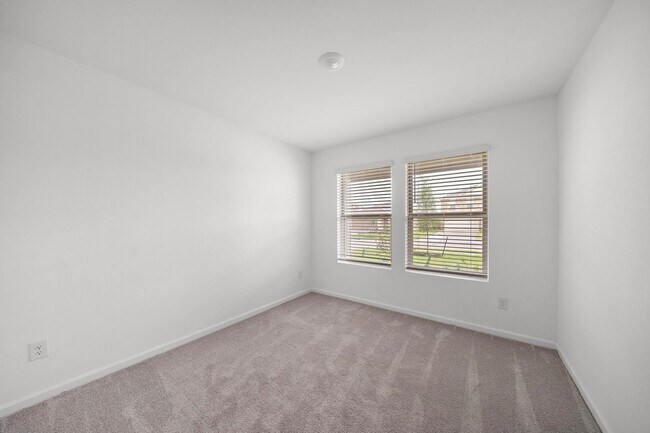 Building Photo - 27142 Breakaway Ln