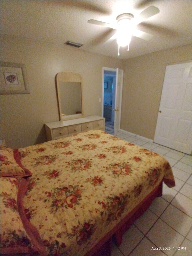 Building Photo - 8030 Orange Ave