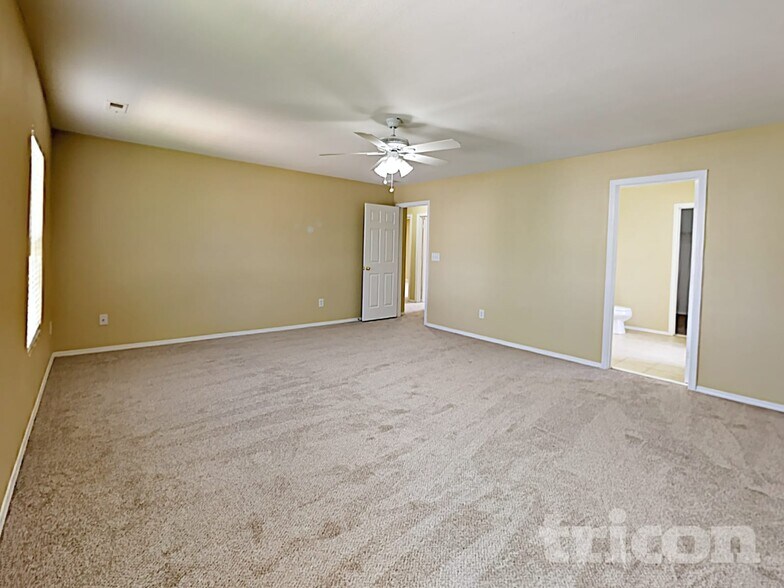 Building Photo - 2801 Buckleigh Dr