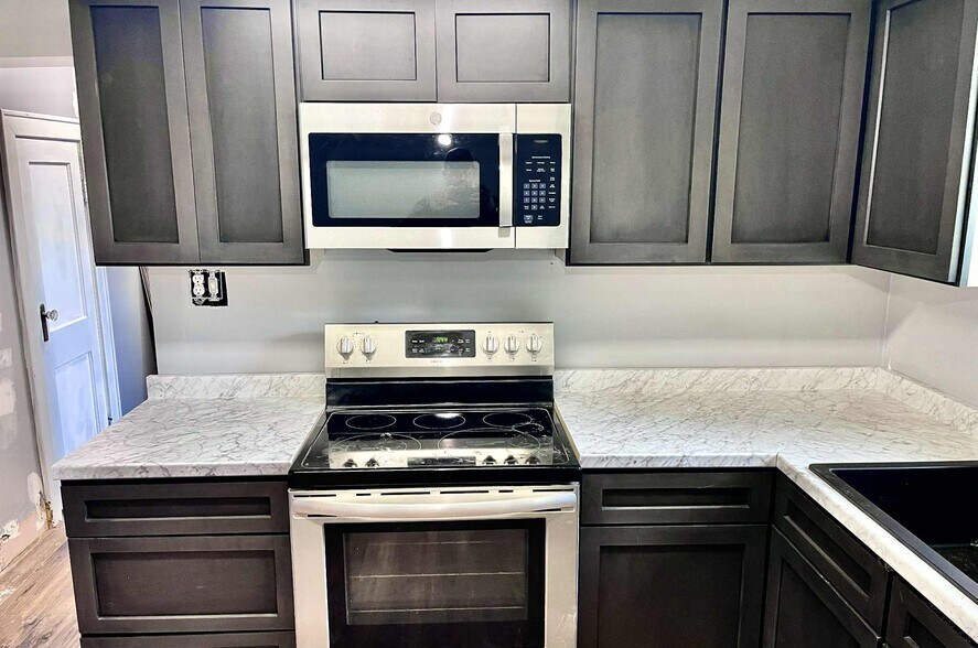 Kitchen/Dinning - Pic 6 - 3801 Seaford Rd
