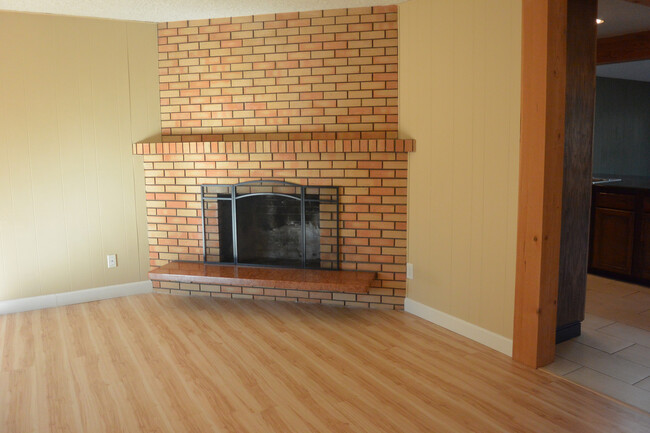 Building Photo - 5809 NE 91st Ave