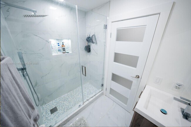 Building Photo - 17404 SW 142nd Pl