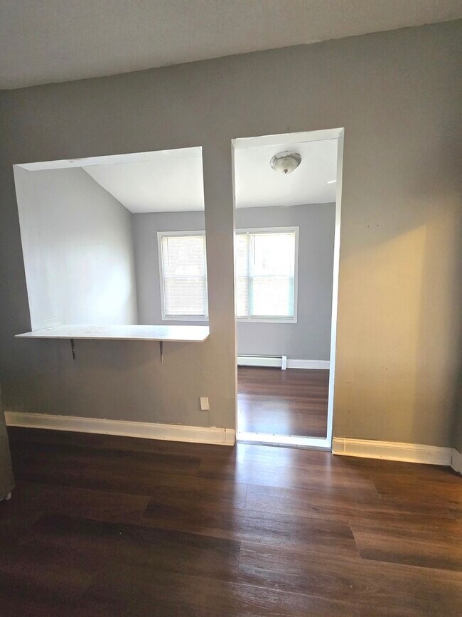 Building Photo - 253 W 118th St