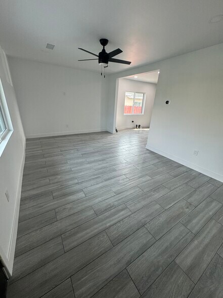 Building Photo - 1121 La Puerta St