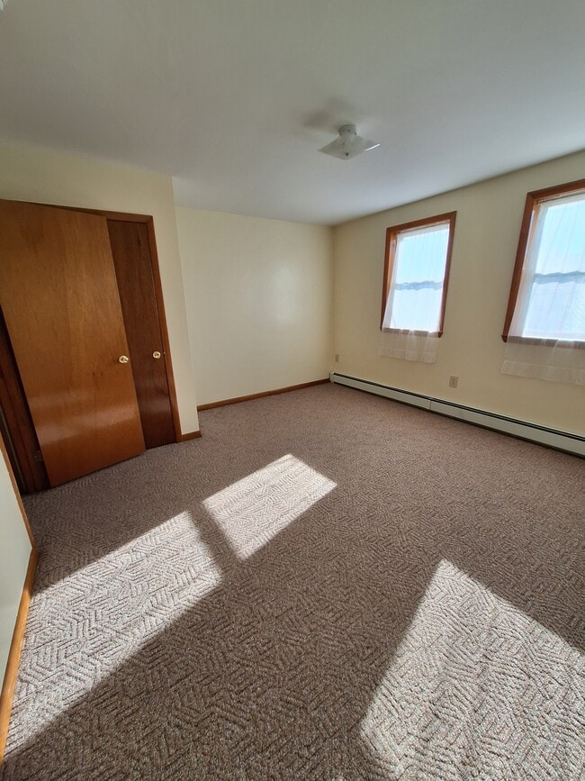 Building Photo - 145 Honeymoon St