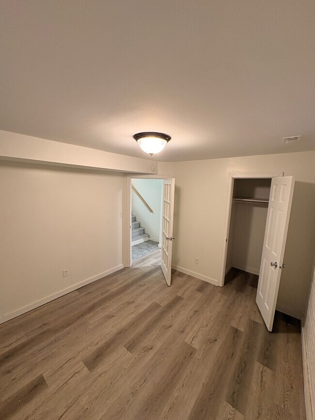 Building Photo - Forest Avenue