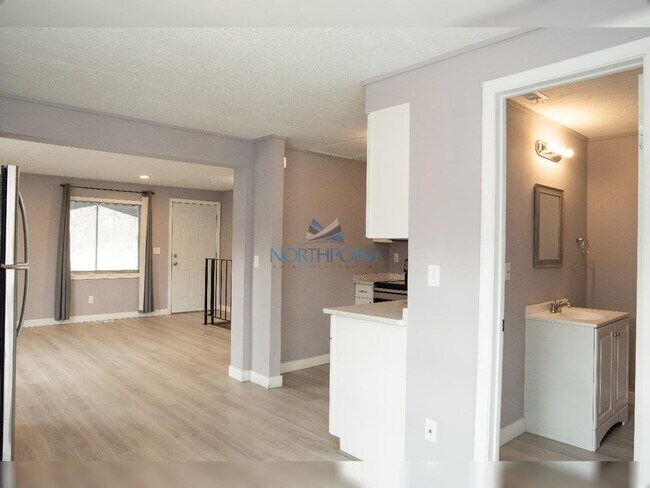 Building Photo - 2BR/1.5BA | Newly Renovated House Duplex | Private Backyard |  In International Peace Garden!