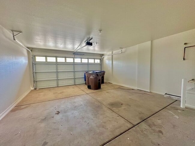 Building Photo - 4BEDROOM/2.5 BATH Lovely San Tan Home!!