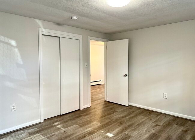 Building Photo - 206 High St