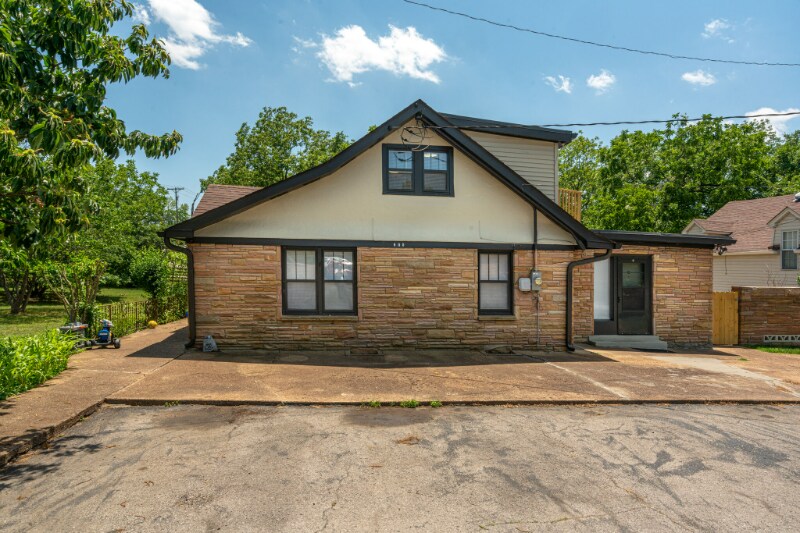 Building Photo - 600 Larkin Springs Rd