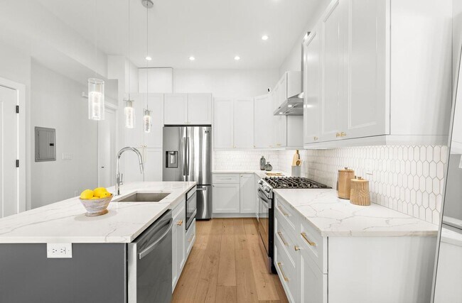 Building Photo - 2602 Palisade Ave