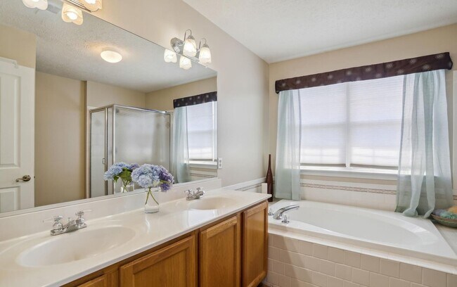 Building Photo - 1505 Avennel Way