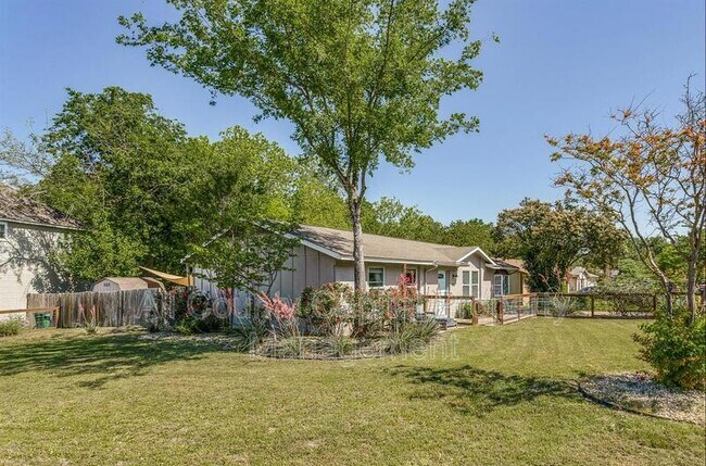 Building Photo - 748 Wales Way