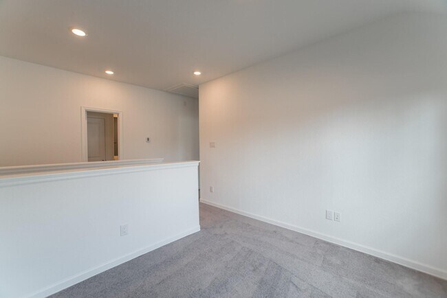 Building Photo - 975 Lars Trek Trail