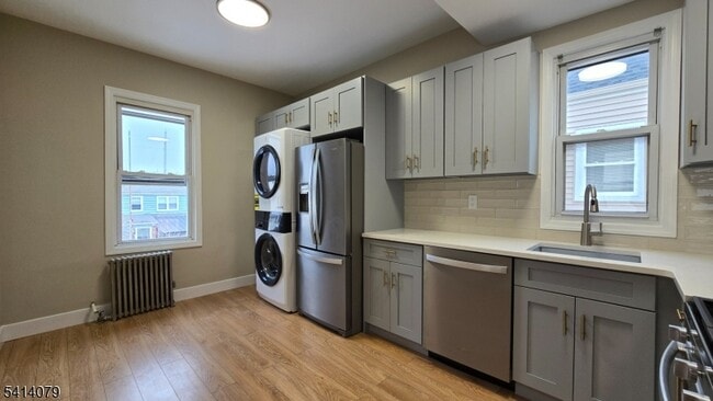 Building Photo - 411 Lanza Ave