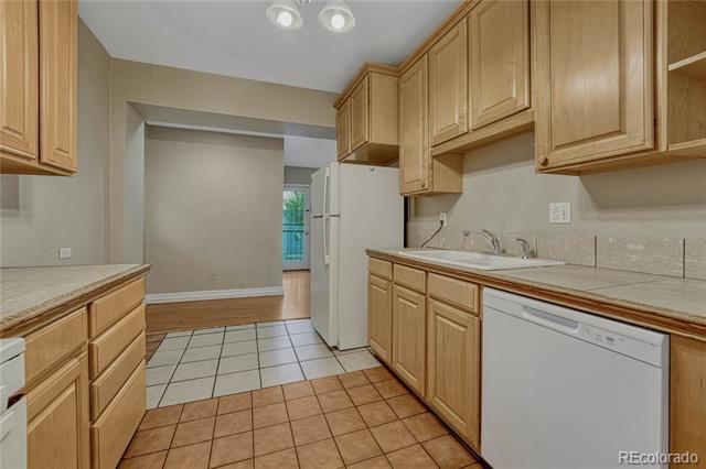 Building Photo - 468 Corona St