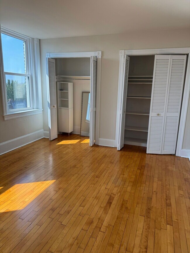 Building Photo - 1008 Spruce St