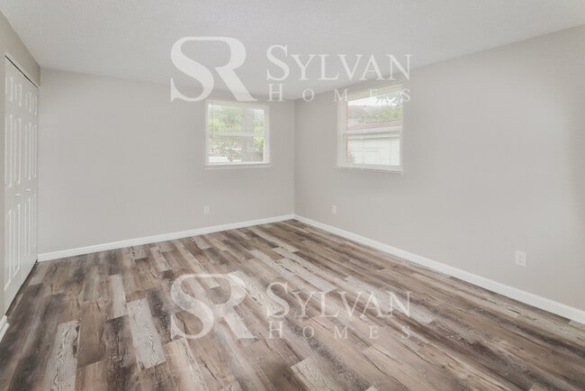 Building Photo - Charming 3BR 1.5BA Home