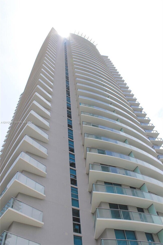 Building Photo - 1100 S Miami Ave