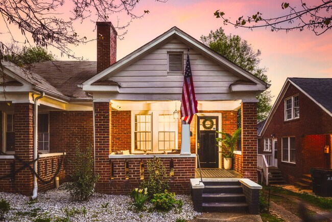 Building Photo - 715 Grandin Rd