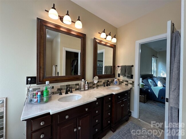 Building Photo - 819 Stargard Ct