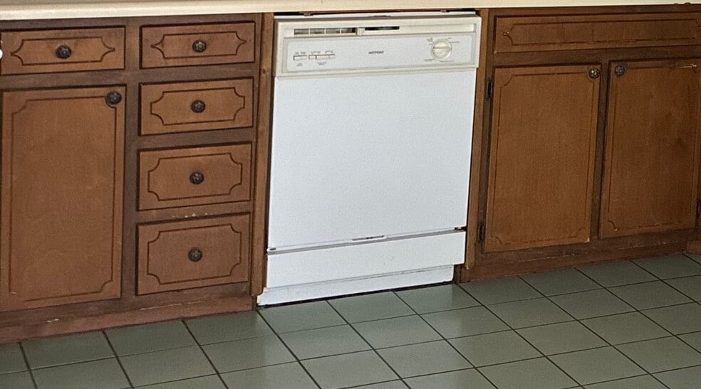 Building Photo - Room in Townhome on Patterson Cir