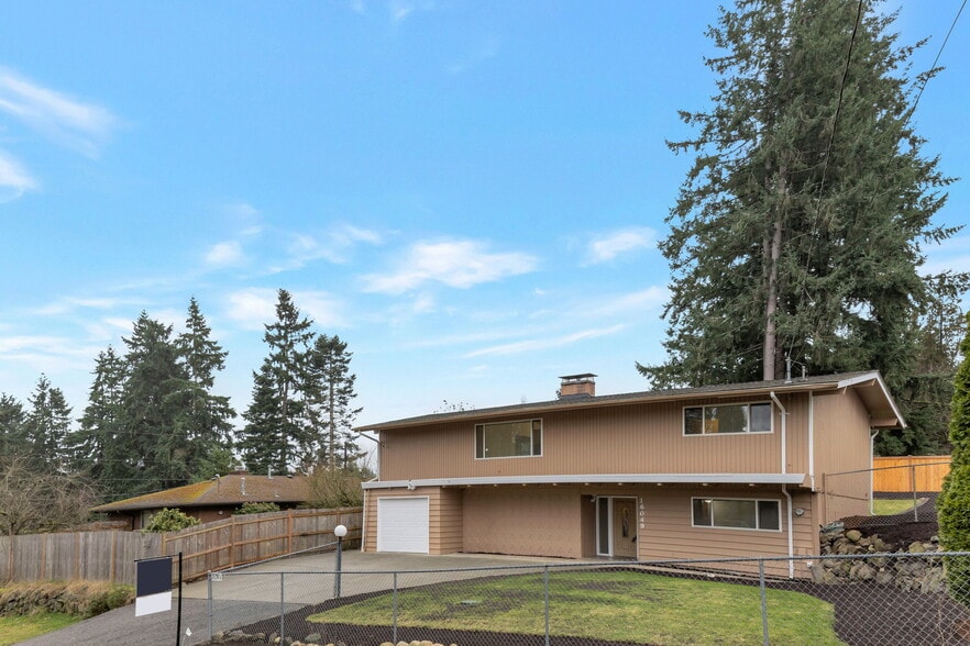 Building Photo - 16049 SE 131st St