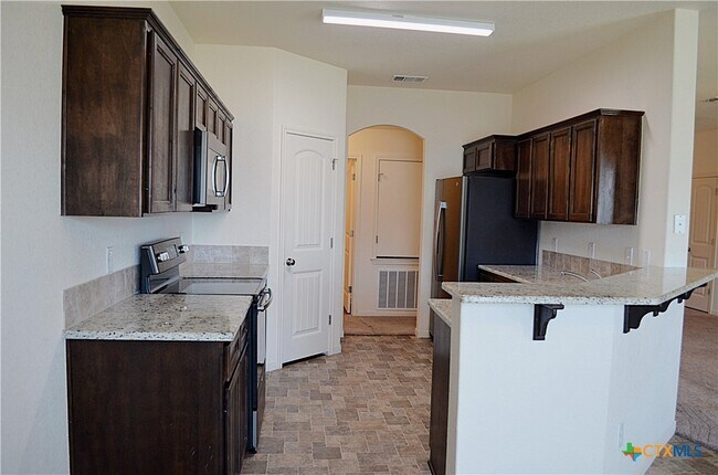Building Photo - 6702 Keechi Valley Dr
