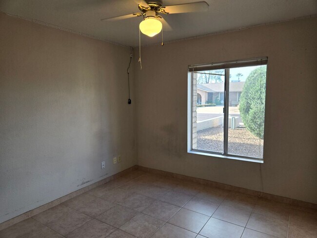 Building Photo - Beautiful 3 Bed 1.75 bath Corner lot, with...