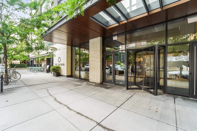 Building Photo - 160 1st St