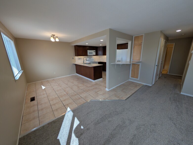 Building Photo - 2718 Powder Dr