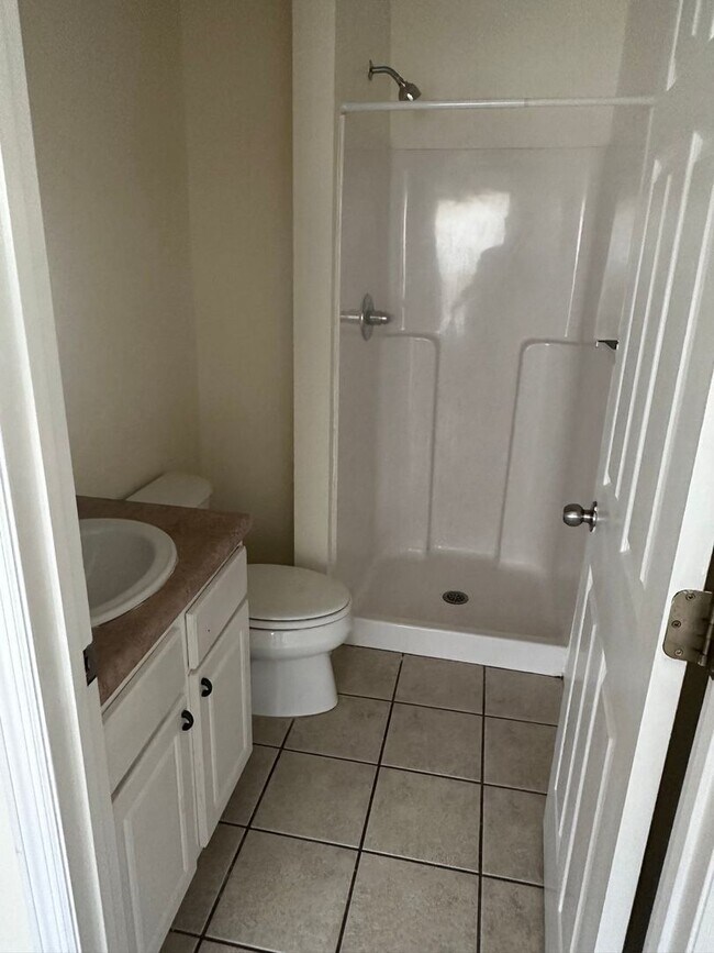 Building Photo - 108 N Gray Ave