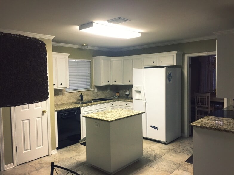 Building Photo - 3005 Gabriel Oaks Dr