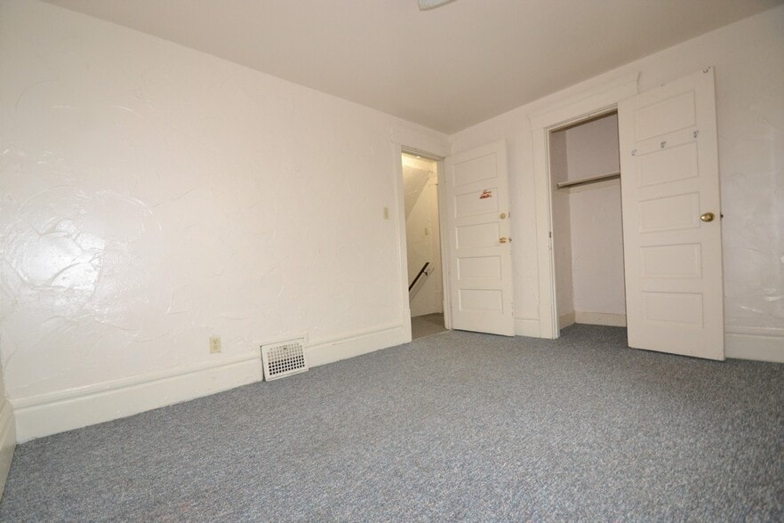 Building Photo - 406 Kling St