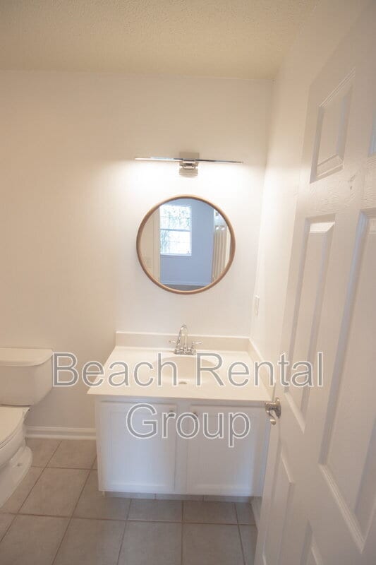 Building Photo - 9490 Leeds Cir