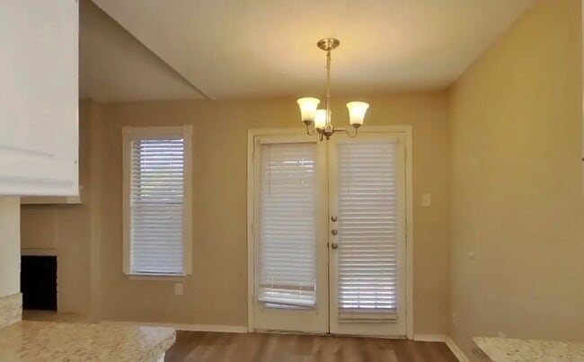 Building Photo - Spacious 3-Bedroom House with Cozy Living Spaces