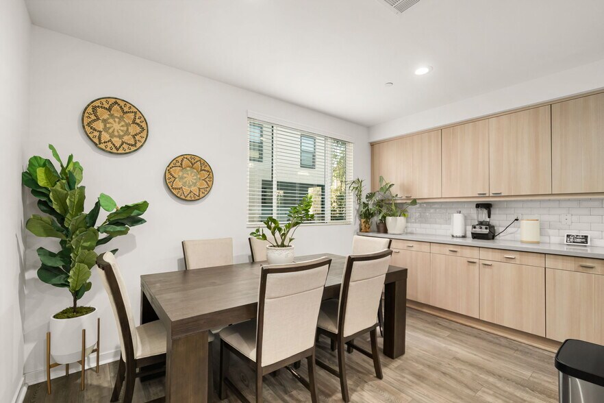 Building Photo - 2874 N Glassell St