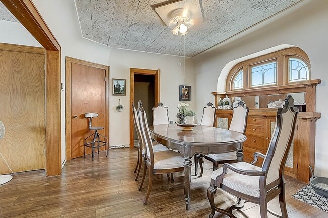 Building Photo - 2289 Ludington Avenue