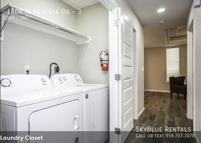 Building Photo - 1408 Alta Vista Dr