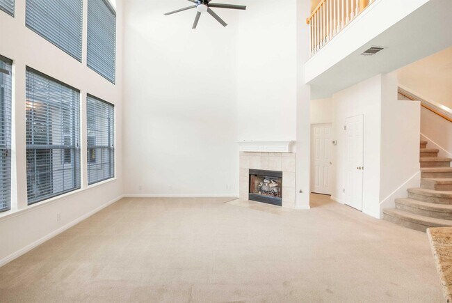 Building Photo - 2514 Crenshaw Dr
