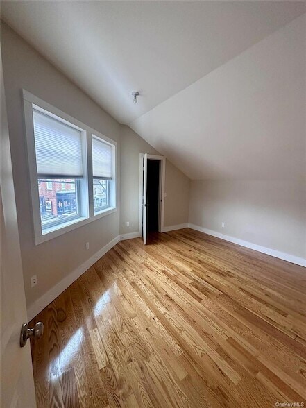 Building Photo - 12 Main St