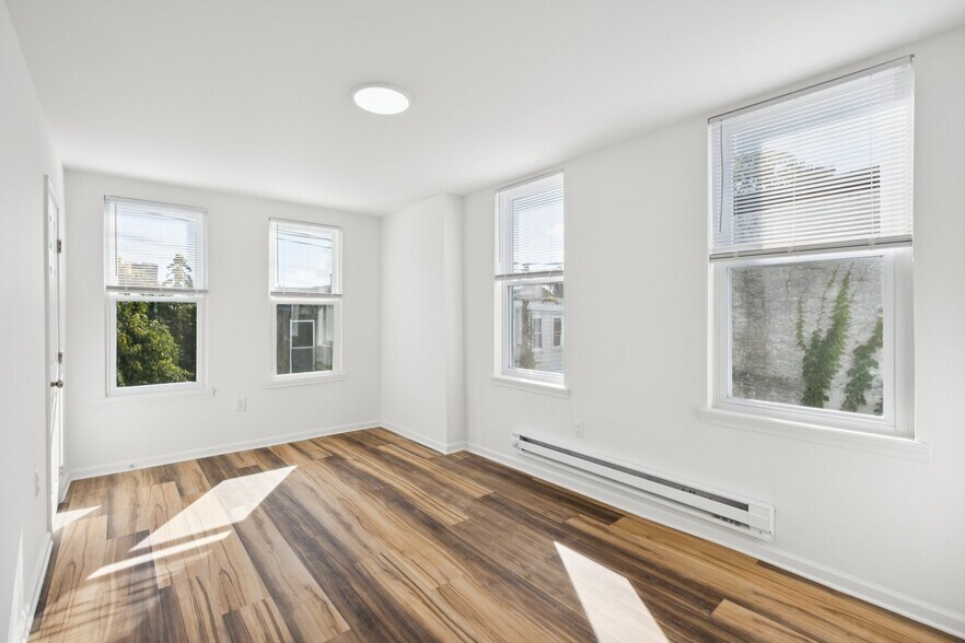 Building Photo - 4447 N 19th St