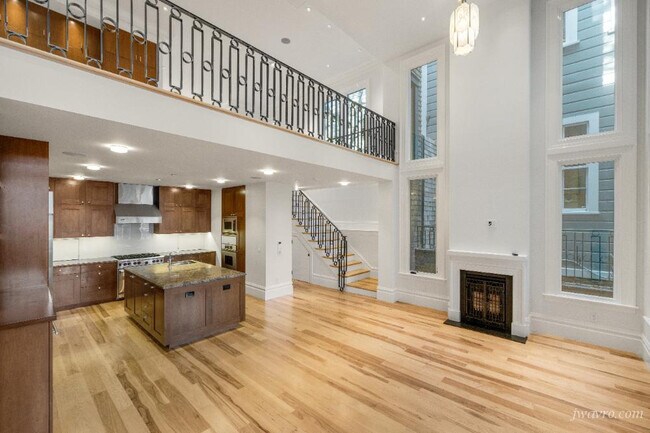 Building Photo - 19 Wilmot St